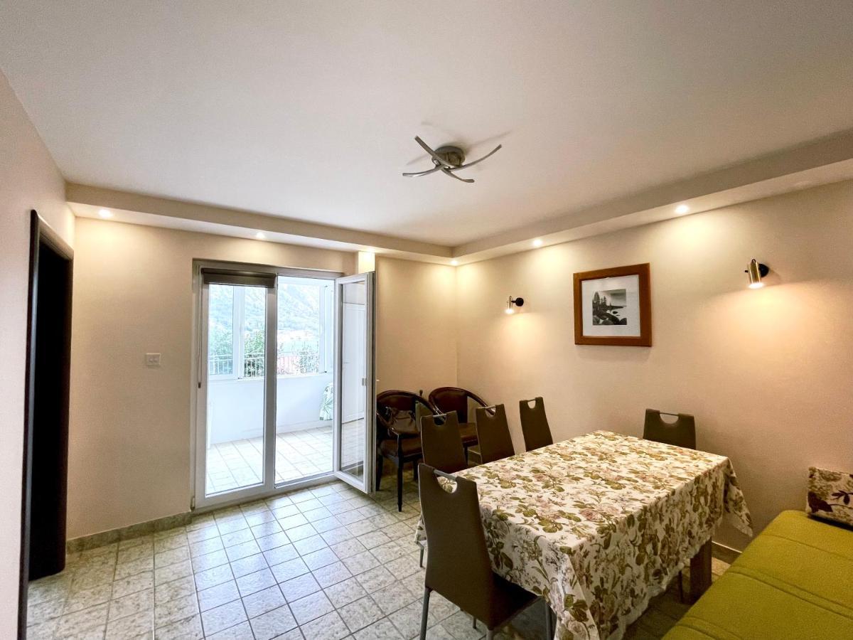 Apartments Lav Kotor Luaran gambar