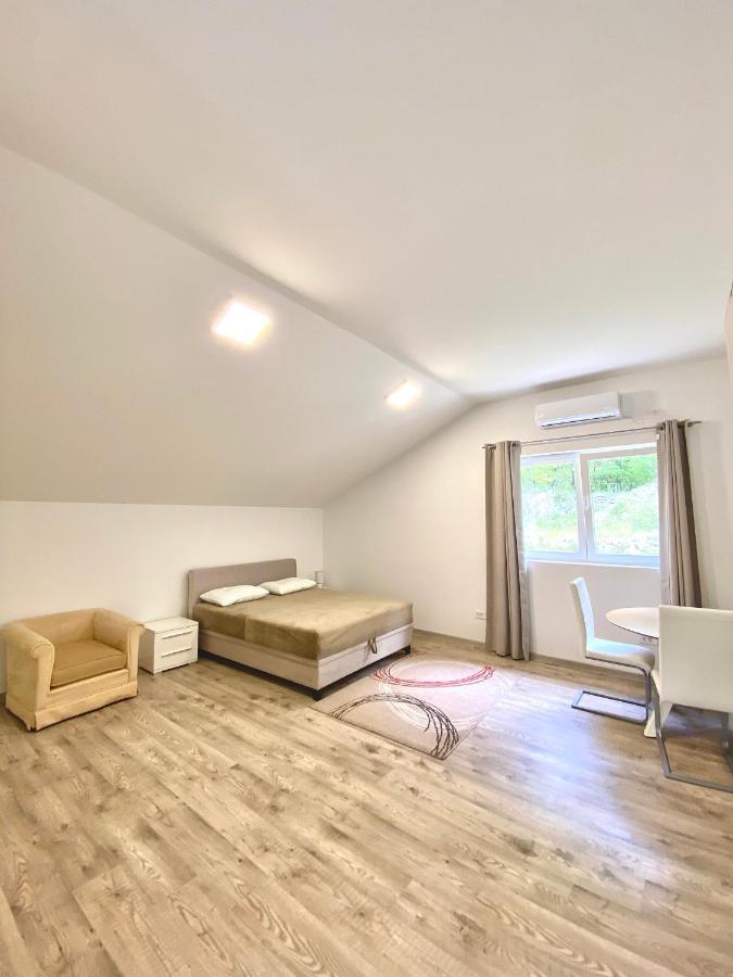 Apartments Lav Kotor Luaran gambar