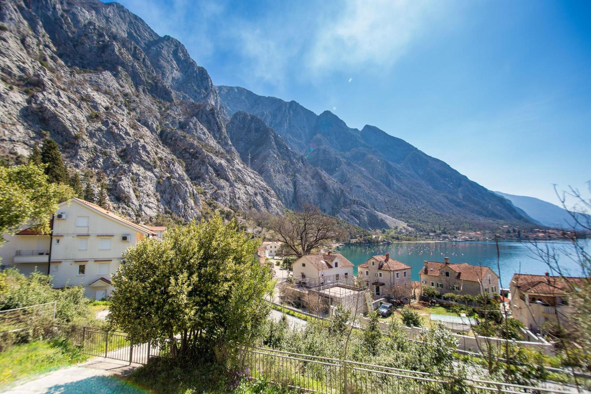 Apartments Lav Kotor Luaran gambar