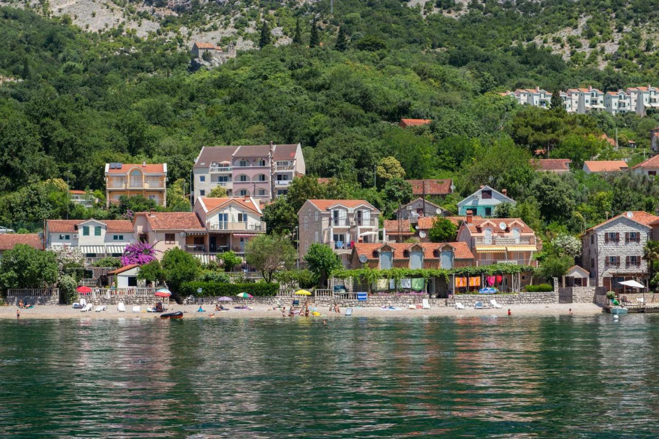 Apartments Lav Kotor Luaran gambar